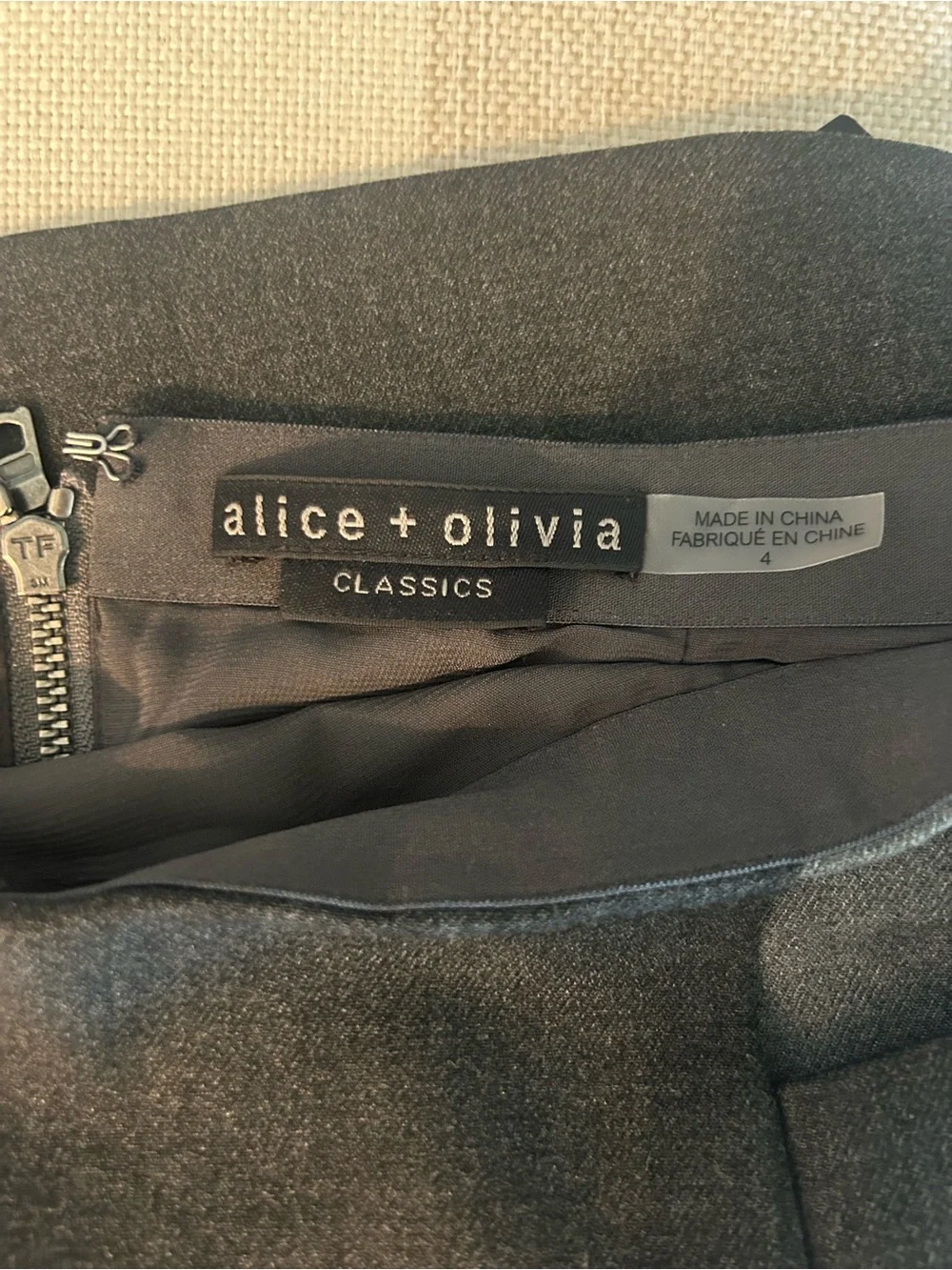 Alice + Olivia Toni Asymmetrical Pleated Mini Skirt Gray Colorblock Size 4